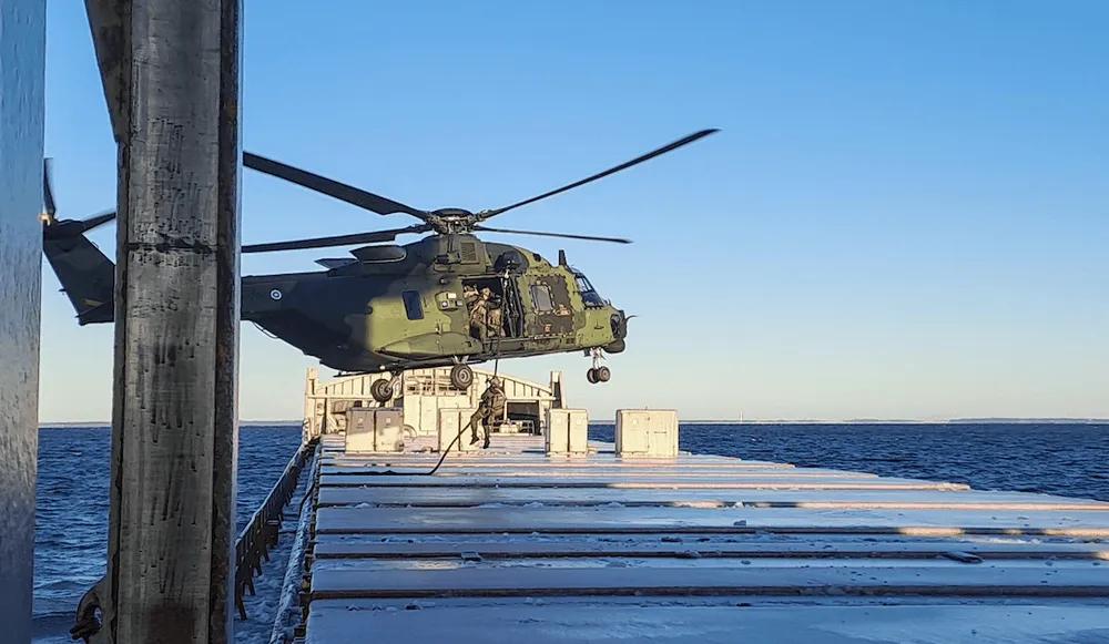 芬兰逮捕两名涉嫌破坏海底电缆的船员